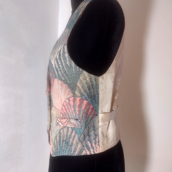 Vintage Vest Custom Scallop Vest - Picture 2 of 4